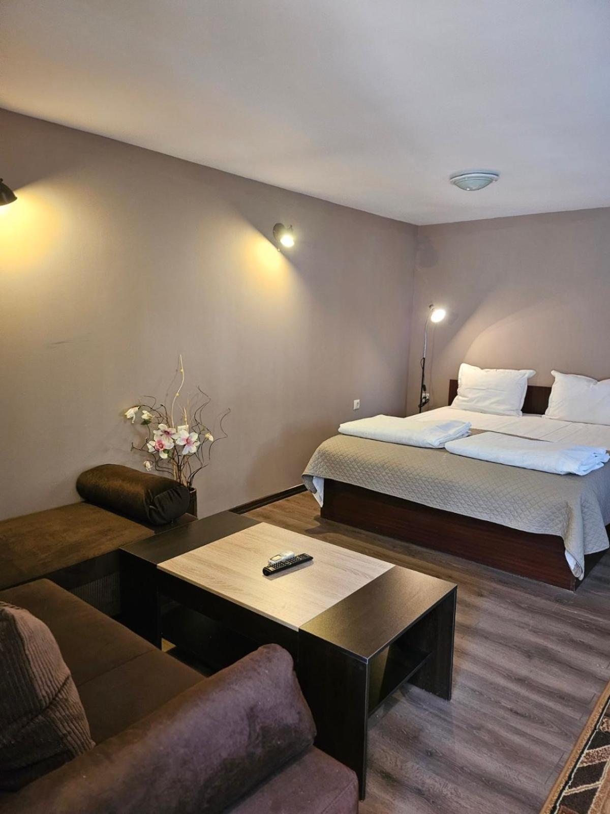 Orehite-Family Hotel ,Food & Pool Bozhichen Exteriér fotografie