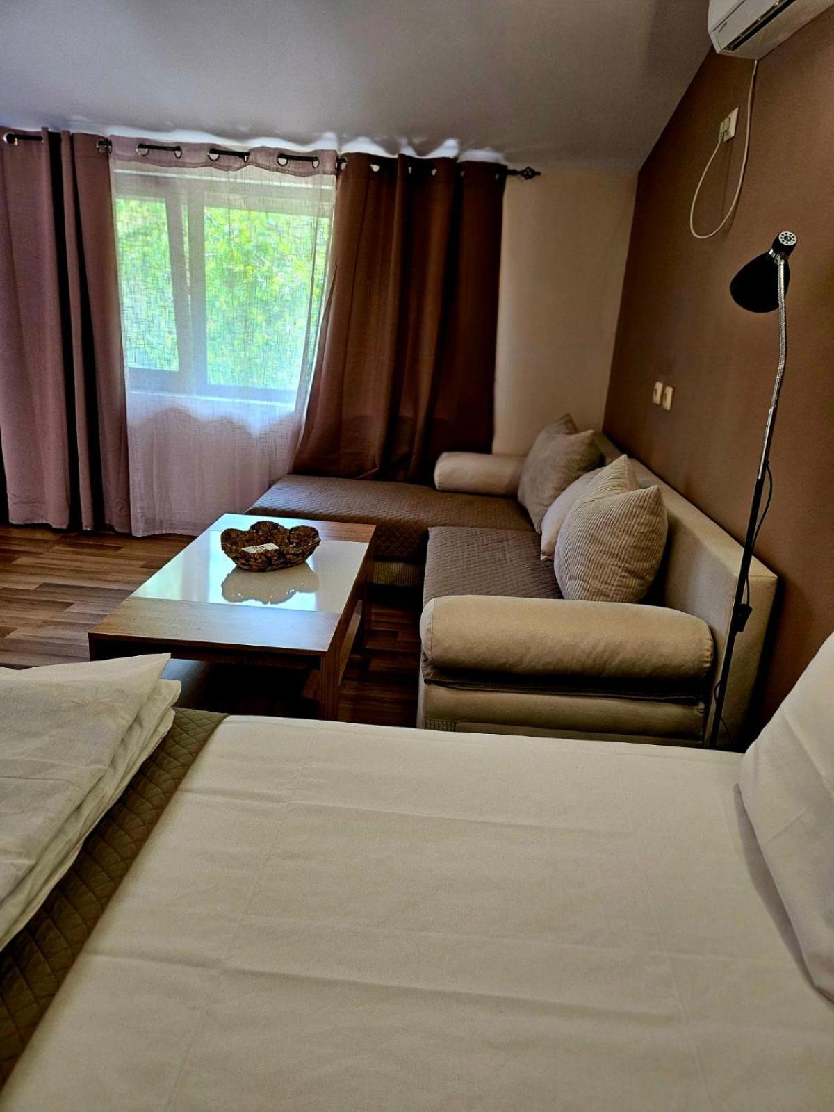 Orehite-Family Hotel ,Food & Pool Bozhichen Exteriér fotografie